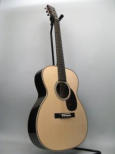 Vintage OM Acoustic Guitar from master builder Dana Bourgeois. Carpathian spruce top, Indian rosewood back and sides. A really beautiful fingerstyle instrument.